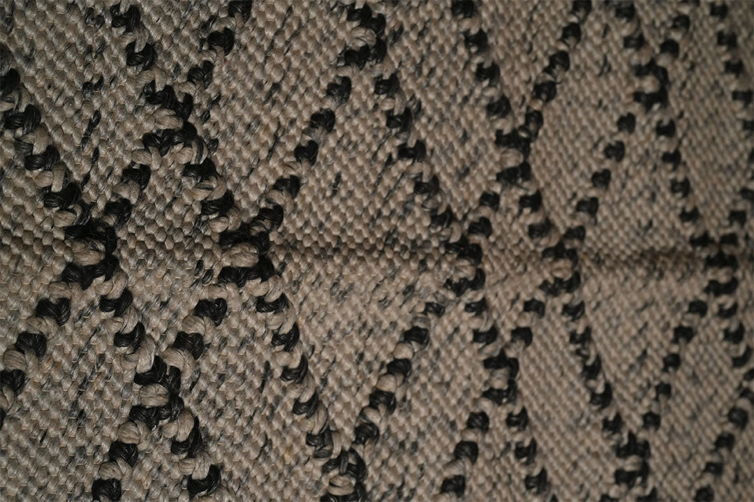Basic Crosspole Grey Rug